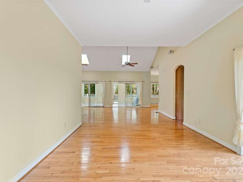 80 Ivy Cove Road, Fairview, NC 28730.  MLS# CAR4249223, YatesRealty ID 11363. 