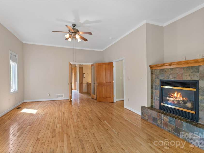 80 Ivy Cove Road, Fairview, NC 28730.  MLS# CAR4249223, YatesRealty ID 11363. 