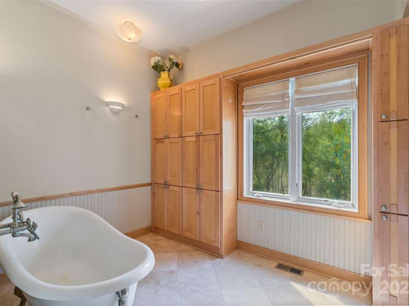 80 Ivy Cove Road, Fairview, NC 28730.  MLS# CAR4249223, YatesRealty ID 11363. 