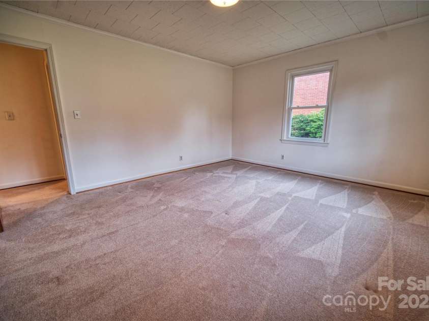 503 Jefferson Avenue, West Jefferson, NC 28694.  MLS# CAR4207286, YatesRealty ID 11364. 