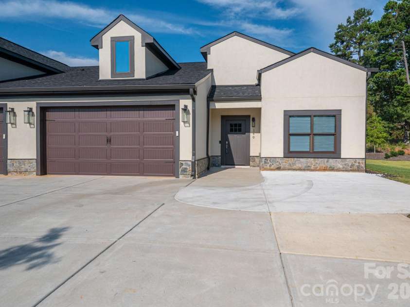 140 Shields Drive, Lincolnton, NC 28092.  MLS# CAR4364342, YatesRealty ID 11366. 
