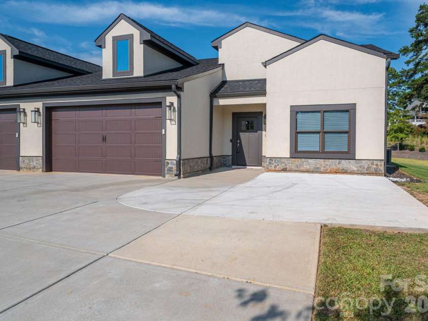 140 Shields Drive, Lincolnton, NC 28092.  MLS# CAR4364342, YatesRealty ID 11366. 