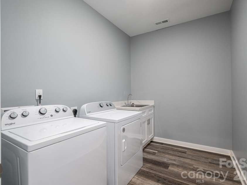 140 Shields Drive, Lincolnton, NC 28092.  MLS# CAR4364342, YatesRealty ID 11366. Laundry Room with utility sink