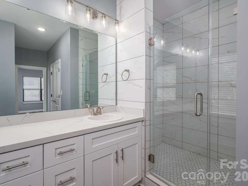 140 Shields Drive, Lincolnton, NC 28092.  MLS# CAR4364342, YatesRealty ID 11366. Primary Bath