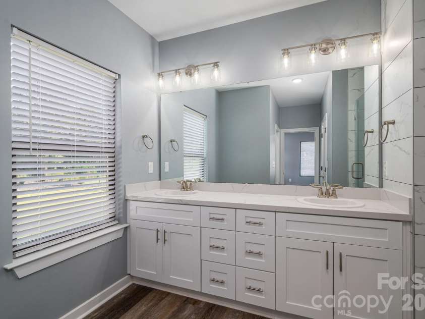 140 Shields Drive, Lincolnton, NC 28092.  MLS# CAR4364342, YatesRealty ID 11366. Primary Bath