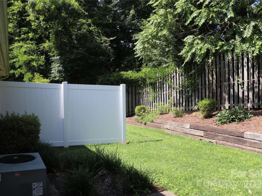 194 Jay Drive, Taylorsville, NC 28681.  MLS# CAR4204128, YatesRealty ID 11366. 194 E Jay Drive