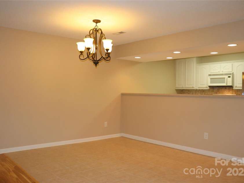 194 Jay Drive, Taylorsville, NC 28681.  MLS# CAR4204128, YatesRealty ID 11366. Dining Area