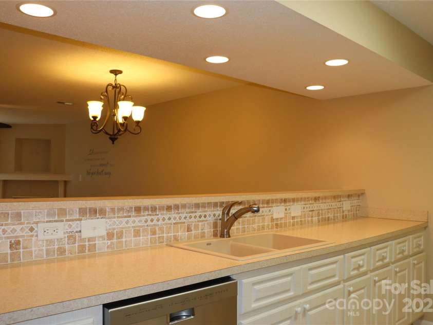 194 Jay Drive, Taylorsville, NC 28681.  MLS# CAR4204128, YatesRealty ID 11366. Kitchen