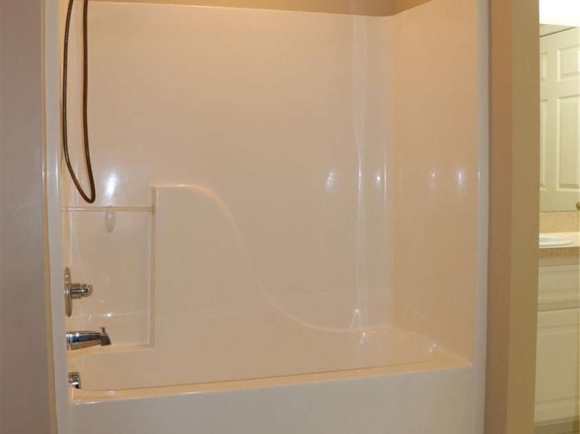 194 Jay Drive, Taylorsville, NC 28681.  MLS# CAR4204128, YatesRealty ID 11366. Primary Bath