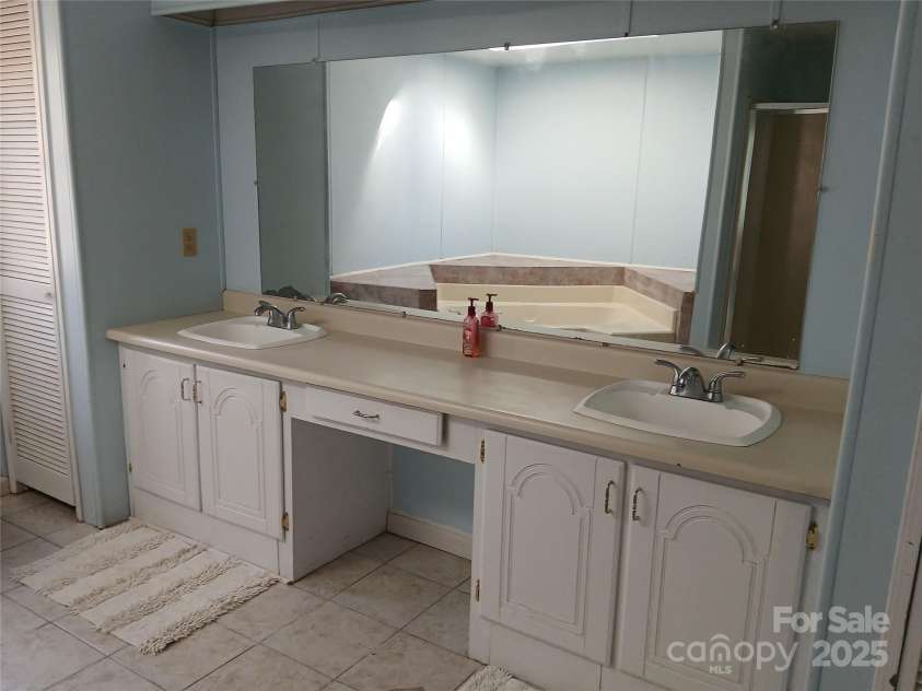 311 Coopers Gap Road, Rutherfordton, NC 28139.  MLS# CAR4213736, YatesRealty ID 11367. Double Vanities