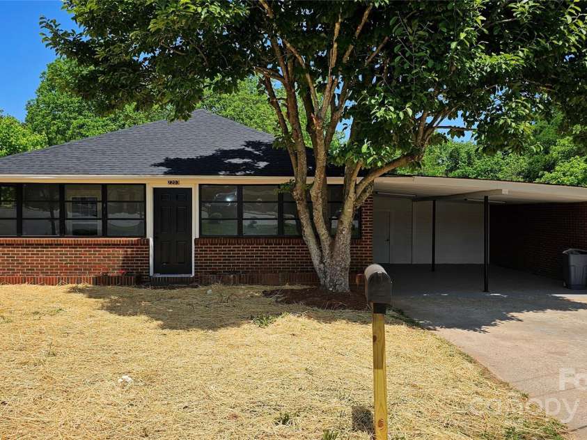 2203 Arney Street, Lincolnton, NC 28092.  MLS# CAR4255793, YatesRealty ID 11368. 