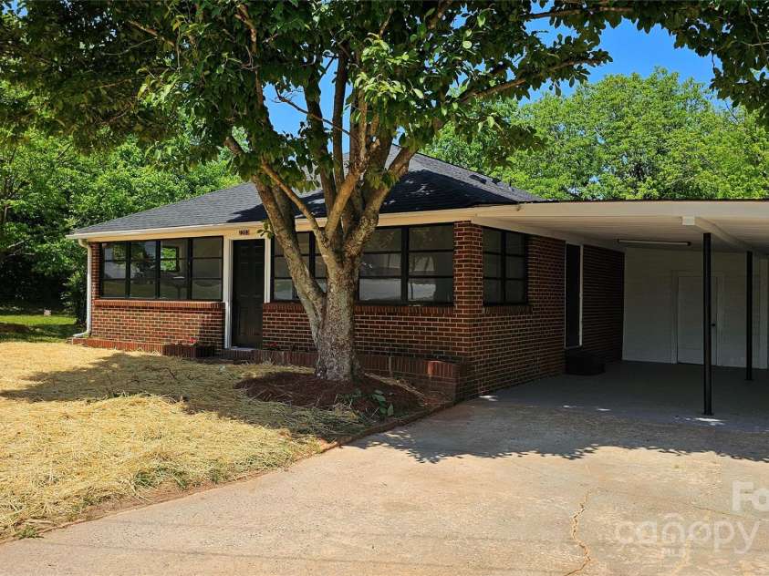 2203 Arney Street, Lincolnton, NC 28092.  MLS# CAR4255793, YatesRealty ID 11368. Front Exterior