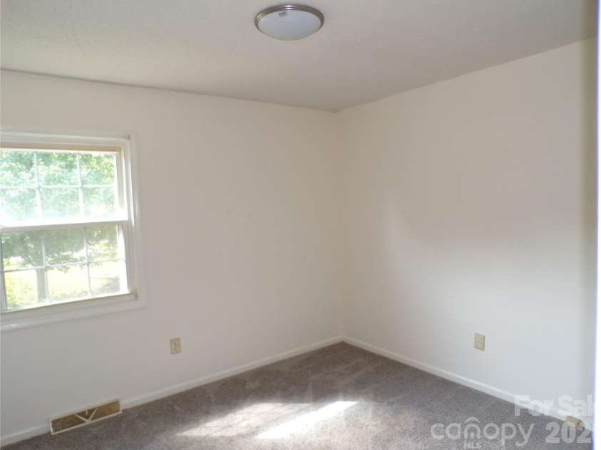 5391 Sapp Road, Kannapolis, NC 28083.  MLS# CAR4388250, YatesRealty ID 11368. 