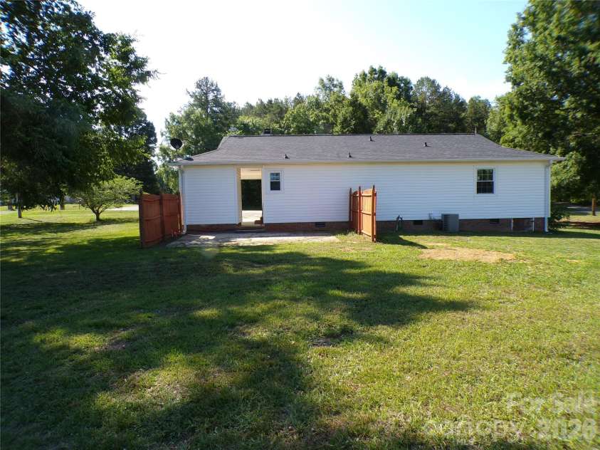 5391 Sapp Road, Kannapolis, NC 28083.  MLS# CAR4388250, YatesRealty ID 11368. 