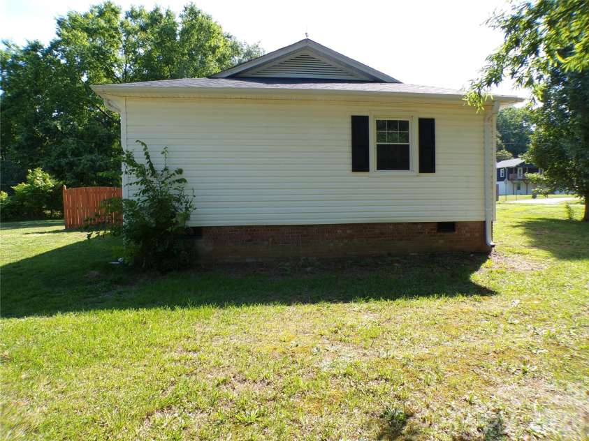 5391 Sapp Road, Kannapolis, NC 28083.  MLS# CAR4388250, YatesRealty ID 11368. 