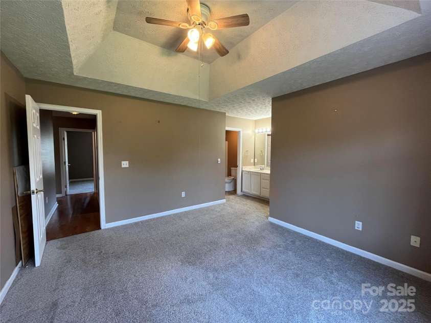 37 Woodridge View Court, Hendersonville, NC 28791.  MLS# CAR4255791, YatesRealty ID 11369. 