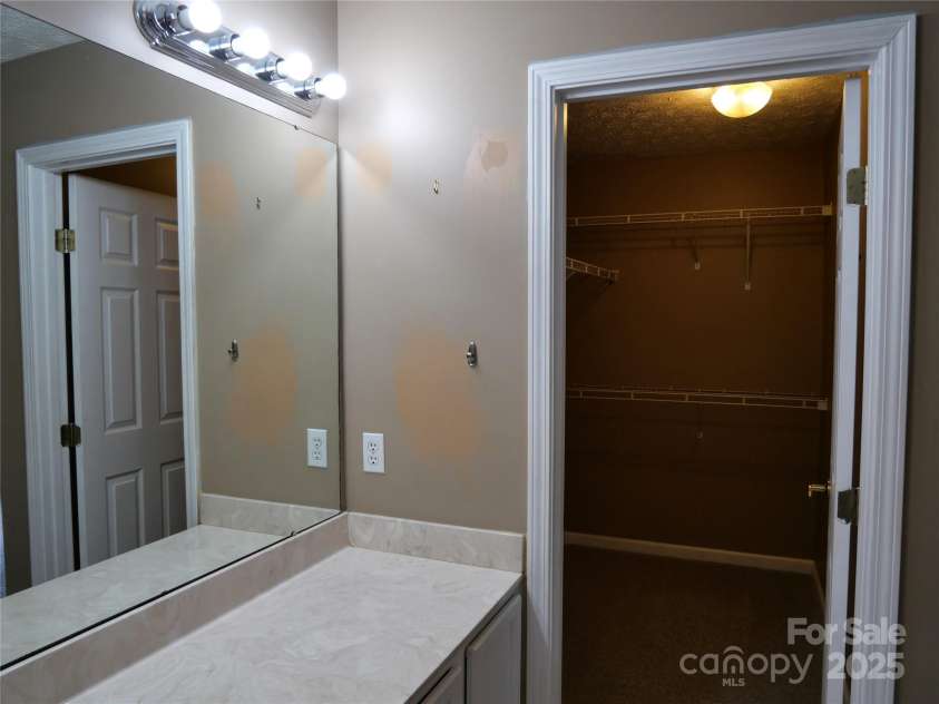 37 Woodridge View Court, Hendersonville, NC 28791.  MLS# CAR4255791, YatesRealty ID 11369. 