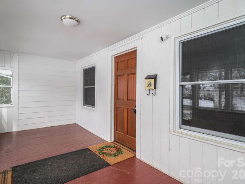 610 Washington Street, Cramerton, NC 28032.  MLS# CAR4337410, YatesRealty ID 11369. 