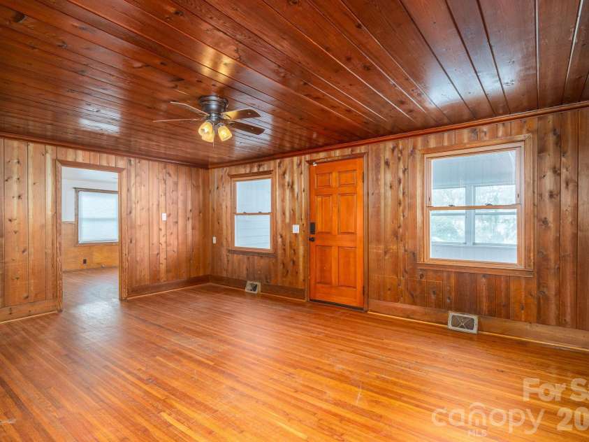 610 Washington Street, Cramerton, NC 28032.  MLS# CAR4337410, YatesRealty ID 11369. 