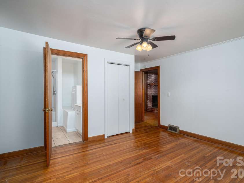 610 Washington Street, Cramerton, NC 28032.  MLS# CAR4337410, YatesRealty ID 11369. 