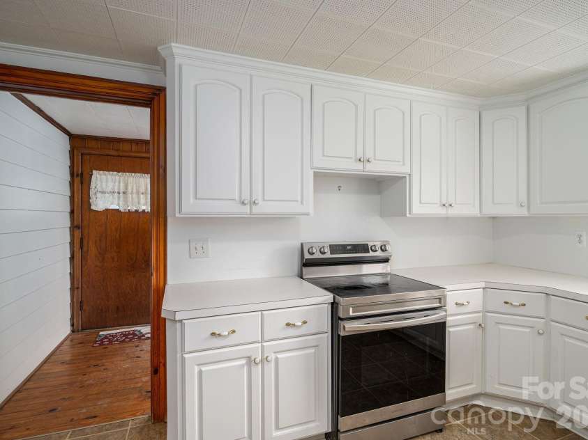 610 Washington Street, Cramerton, NC 28032.  MLS# CAR4337410, YatesRealty ID 11369. 