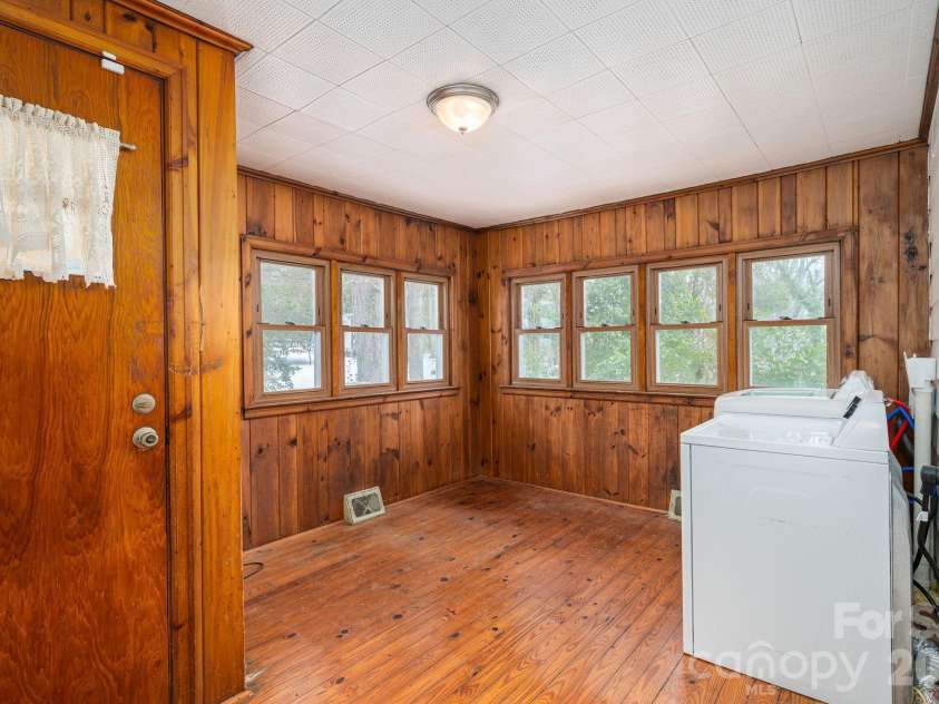 610 Washington Street, Cramerton, NC 28032.  MLS# CAR4337410, YatesRealty ID 11369. 