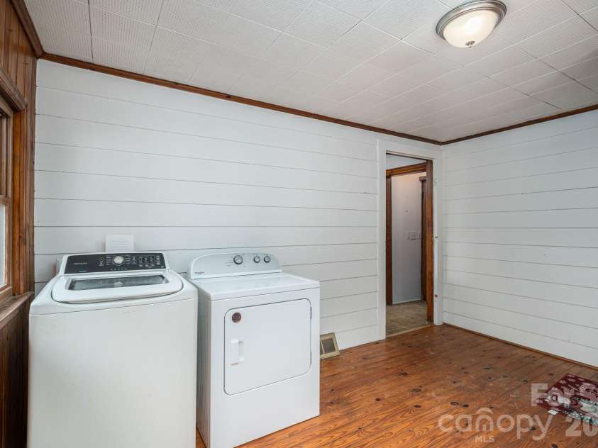 610 Washington Street, Cramerton, NC 28032.  MLS# CAR4337410, YatesRealty ID 11369. 