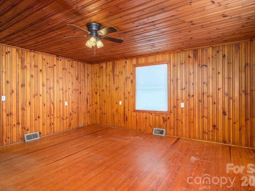 610 Washington Street, Cramerton, NC 28032.  MLS# CAR4337410, YatesRealty ID 11369. 