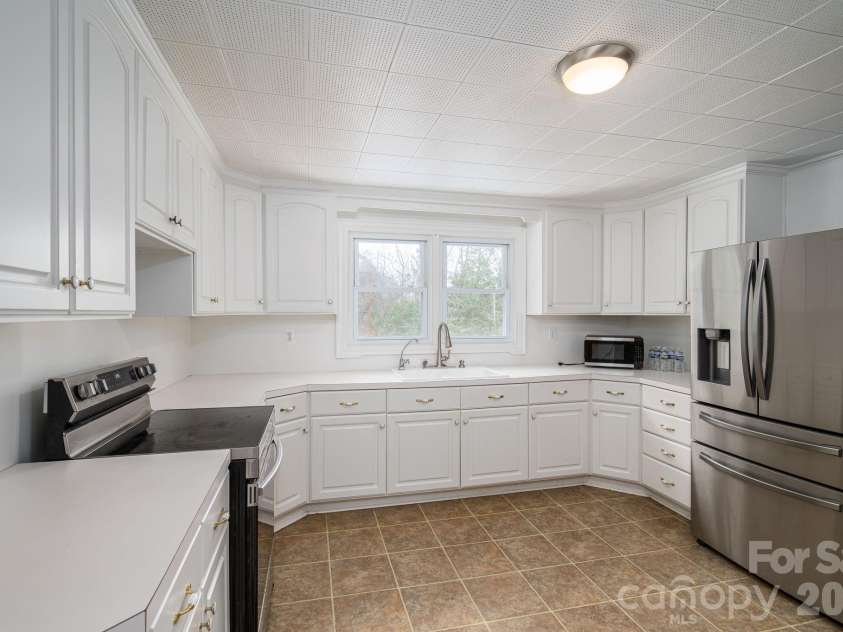 610 Washington Street, Cramerton, NC 28032.  MLS# CAR4337410, YatesRealty ID 11369. 