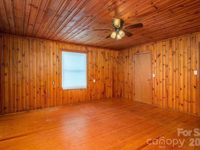 610 Washington Street, Cramerton, NC 28032.  MLS# CAR4337410, YatesRealty ID 11369. 