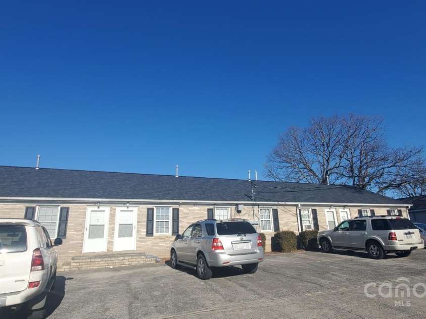 1015 Airline Avenue, Gastonia, NC 28054.  MLS# CAR4221170, YatesRealty ID 1137. 