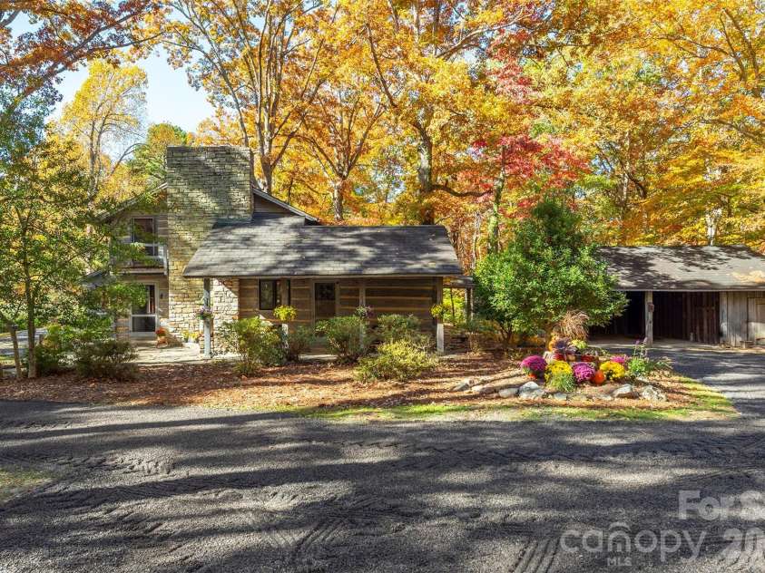 102 Weaver Mill Road, Columbus, NC 28722.  MLS# CAR4373016, YatesRealty ID 1137. 