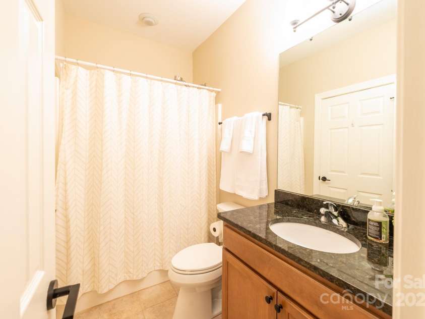 120 Pleasant View Boulevard, Sugar Mountain, NC 28604.  MLS# CAR4329178, YatesRealty ID 1137. 