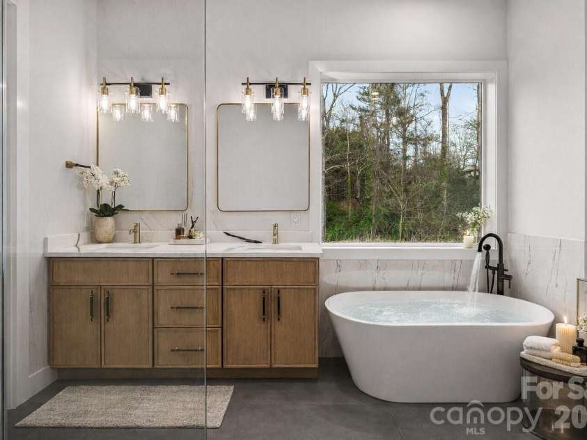 8 Overlook Place, Asheville, NC 28803.  MLS# CAR4365742, YatesRealty ID 11371. Virtually Staged