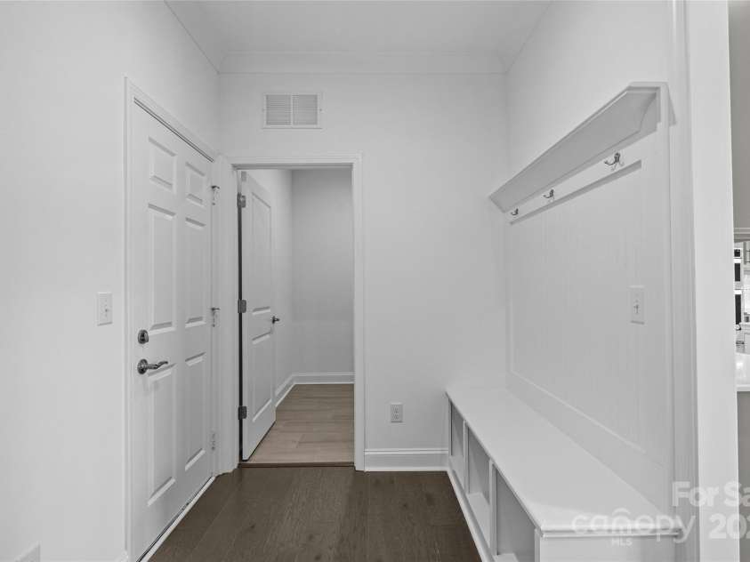 13939 Penbury Lane, Charlotte, NC 28278.  MLS# CAR4251944, YatesRealty ID 11372. Drop zone