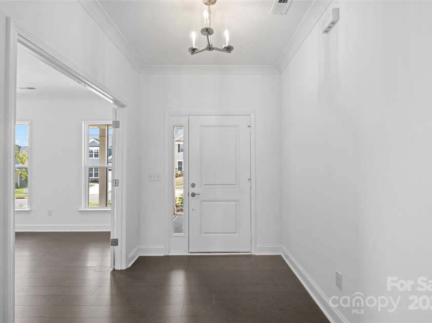 13939 Penbury Lane, Charlotte, NC 28278.  MLS# CAR4251944, YatesRealty ID 11372. Foyer colors may vary