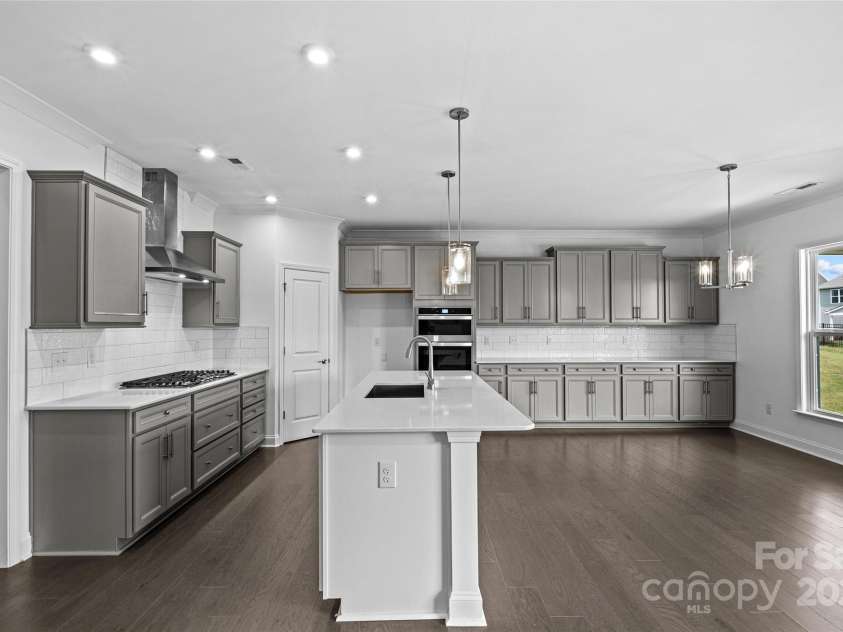13939 Penbury Lane, Charlotte, NC 28278.  MLS# CAR4251944, YatesRealty ID 11372. Kitchen representative photo only