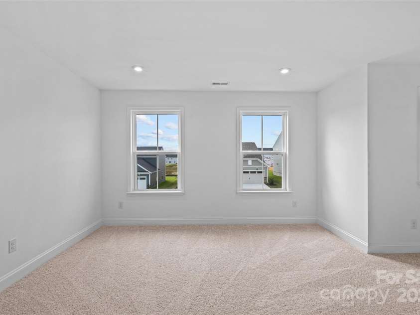 13939 Penbury Lane, Charlotte, NC 28278.  MLS# CAR4251944, YatesRealty ID 11372. Loft