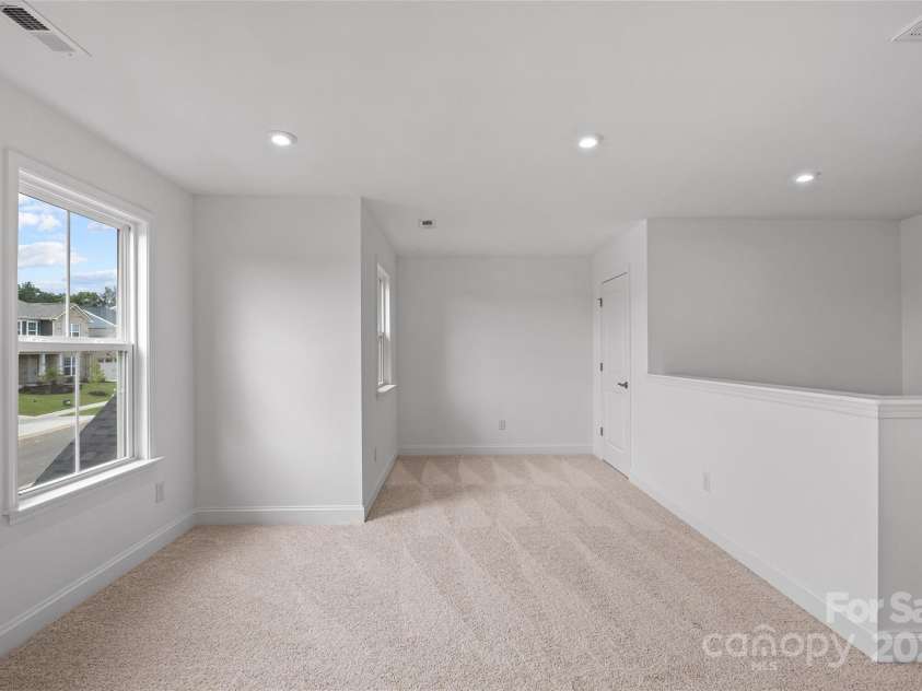 13939 Penbury Lane, Charlotte, NC 28278.  MLS# CAR4251944, YatesRealty ID 11372. Loft view 2
