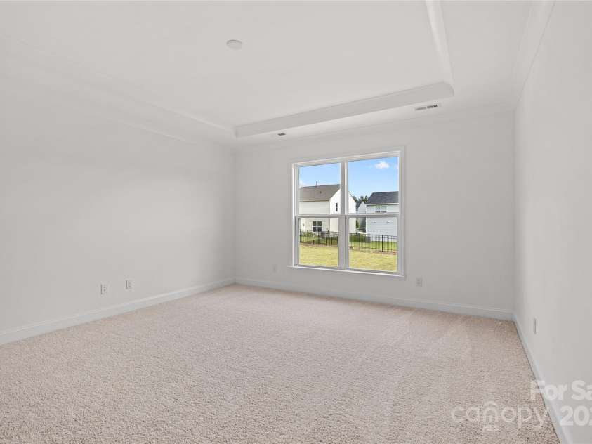 13939 Penbury Lane, Charlotte, NC 28278.  MLS# CAR4251944, YatesRealty ID 11372. Owner's suite