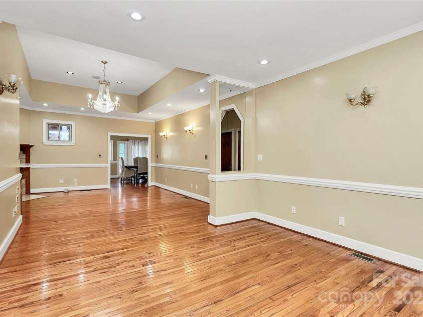 261 Melrose Drive, Concord, NC 28025.  MLS# CAR4255935, YatesRealty ID 11373. 