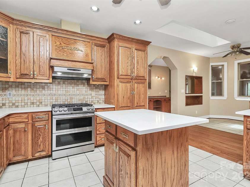 261 Melrose Drive, Concord, NC 28025.  MLS# CAR4255935, YatesRealty ID 11373. 