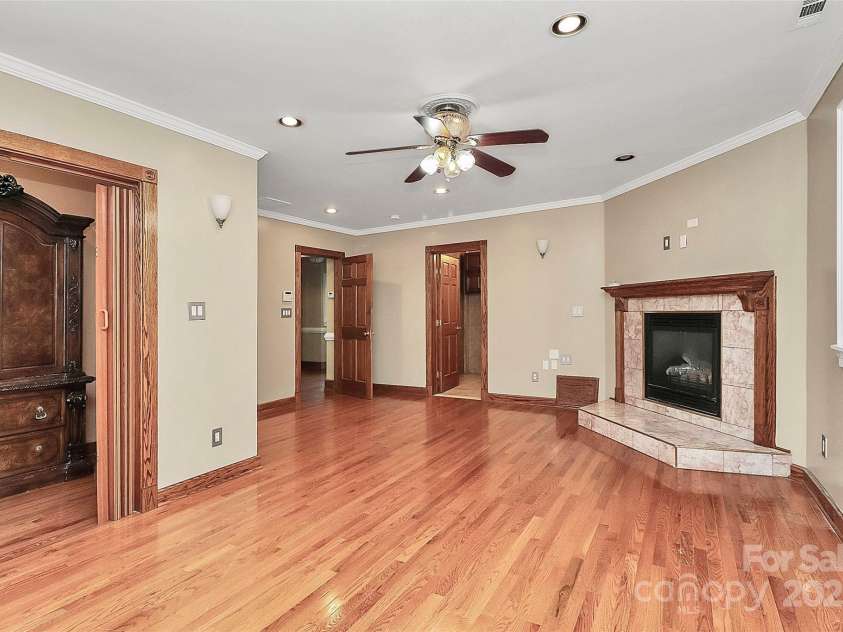 261 Melrose Drive, Concord, NC 28025.  MLS# CAR4255935, YatesRealty ID 11373. 