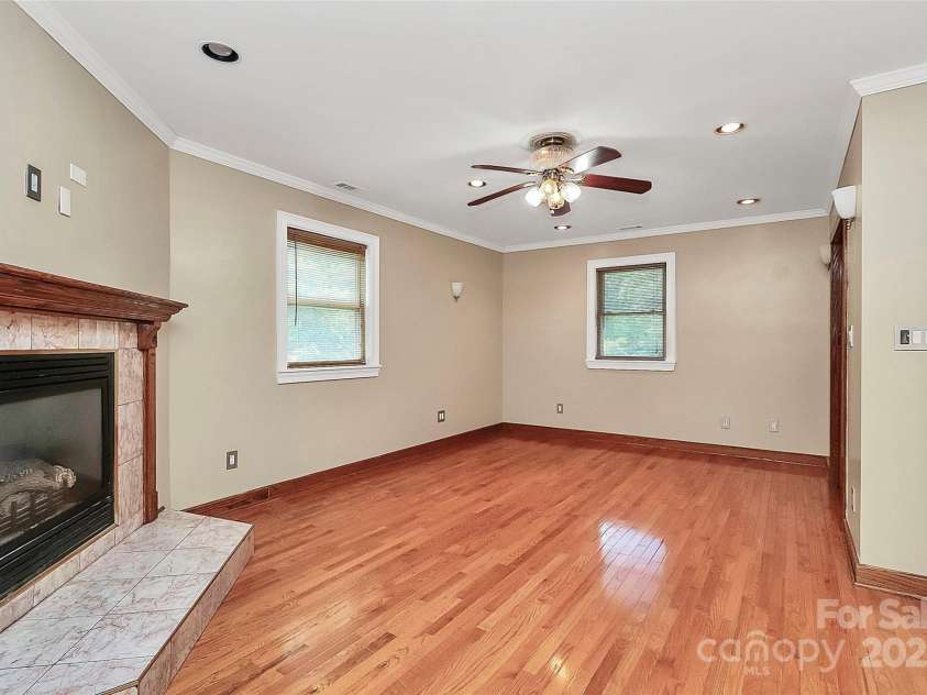 261 Melrose Drive, Concord, NC 28025.  MLS# CAR4255935, YatesRealty ID 11373. 