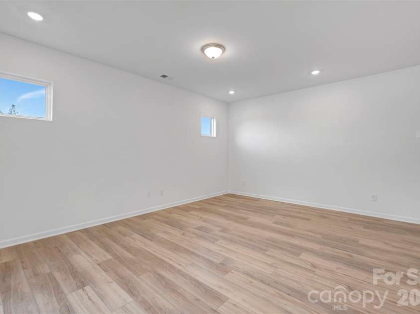 408 Willoughby Park Drive, Monroe, NC 28112.  MLS# CAR4337621, YatesRealty ID 11373. Family room