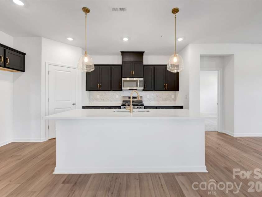 408 Willoughby Park Drive, Monroe, NC 28112.  MLS# CAR4337621, YatesRealty ID 11373. Kitchen