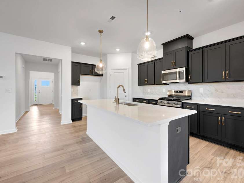 408 Willoughby Park Drive, Monroe, NC 28112.  MLS# CAR4337621, YatesRealty ID 11373. Kitchen
