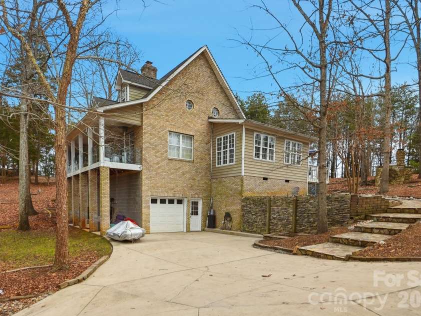 4737 Betty Davis Drive, York, SC 29745.  MLS# CAR4342456, YatesRealty ID 11374. 