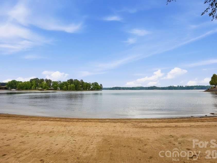 4737 Betty Davis Drive, York, SC 29745.  MLS# CAR4342456, YatesRealty ID 11374. 