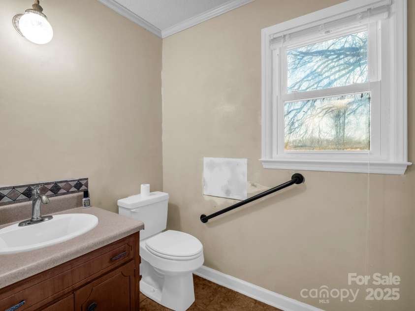 1914 Buffalo Shoals Road, Lincolnton, NC 28092.  MLS# CAR4330486, YatesRealty ID 11375. Full bath